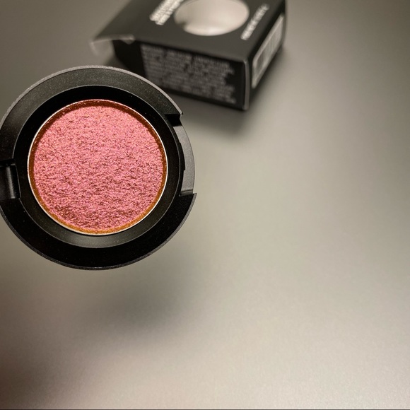MAC “Let's Roll” Dazzleshadow Eyeshadow - Picture 10 of 10
